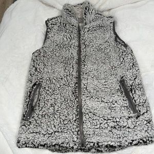 Thread and supply Sherpa vest